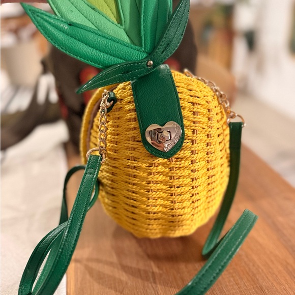 Betsey Johnson Pineapple Woven Crossbody Bag with wrist strap - Picture 9 of 9